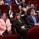 Uczestnicy seminarium w sali konferencyjnej